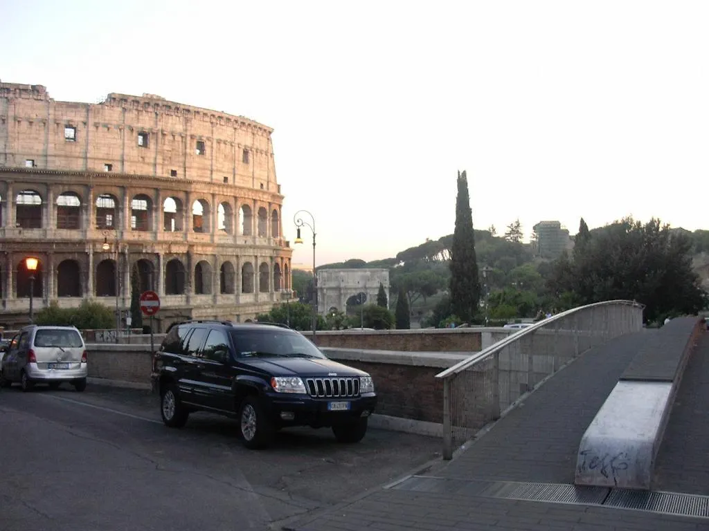 Vacanze Al Colosseo Polveriera 로마